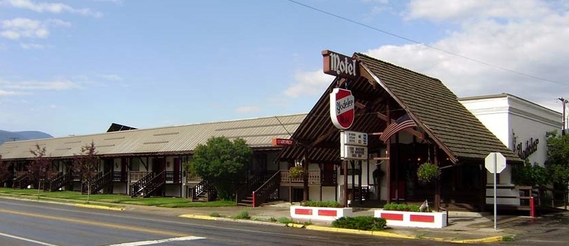 Yodeler Motel
