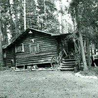 Lariat Cabin